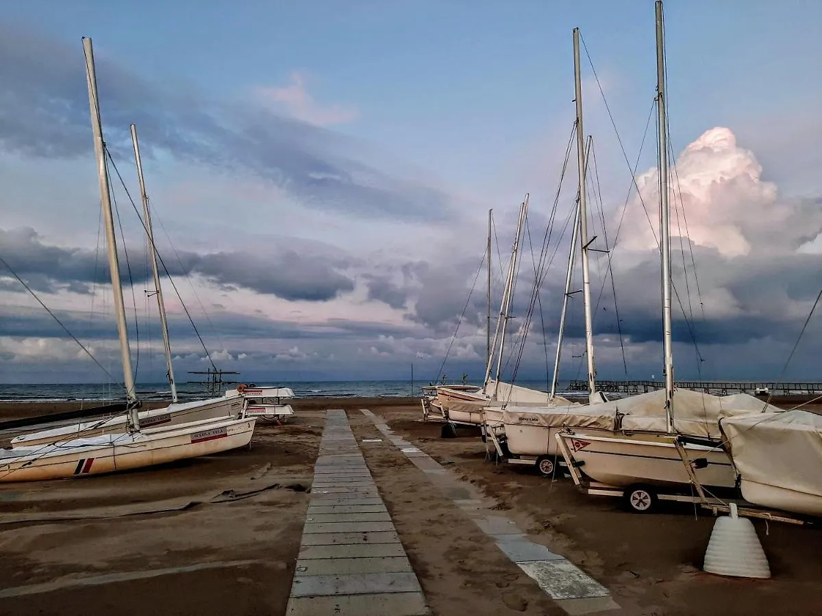 Hotel Amalfi Rimini 2*,